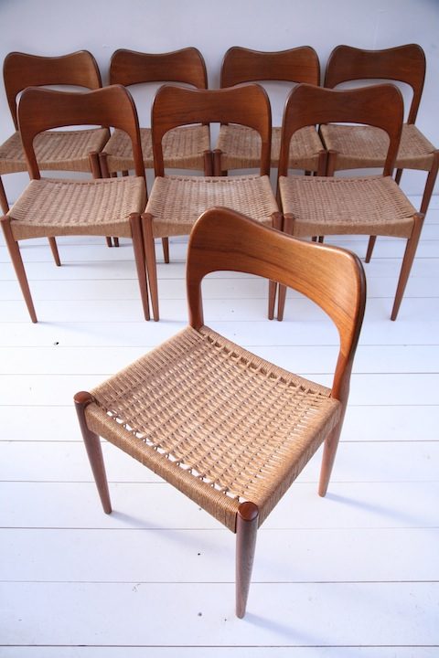 Set of 8 Teak Dining Chairs Designed by Arne Hovmand Olsen for Mogens Kold Denmark