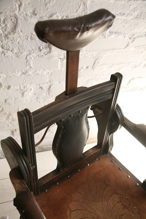 Vintage Victorian Barbers Chair3