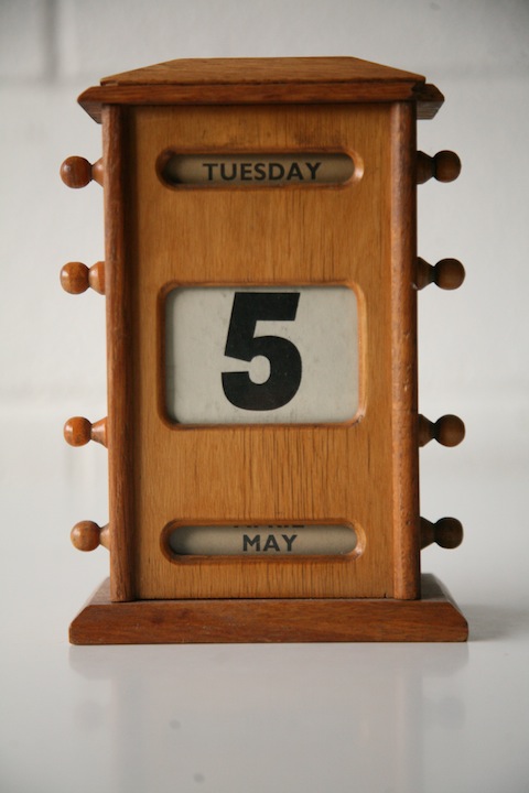 Vintage Oak Desk Calendar