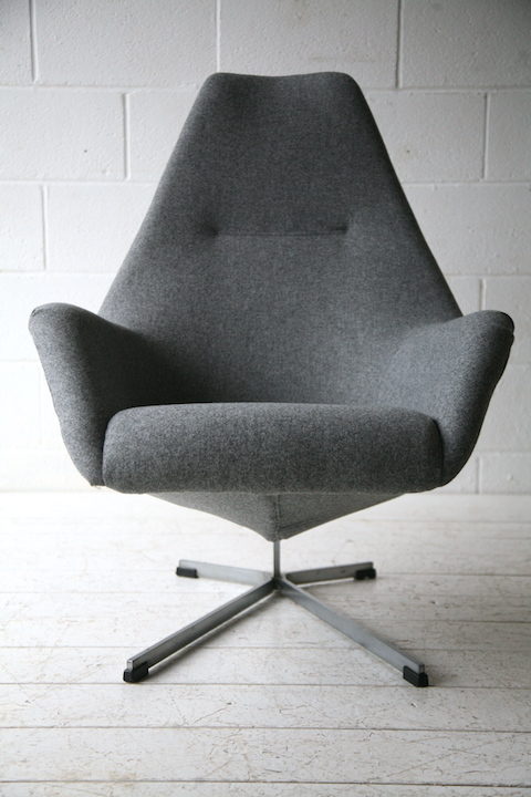 Vintage Lounge Chair by Peter Hoyte