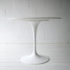 Tulip Dining Table by Eero Saarinen for Knoll International 1