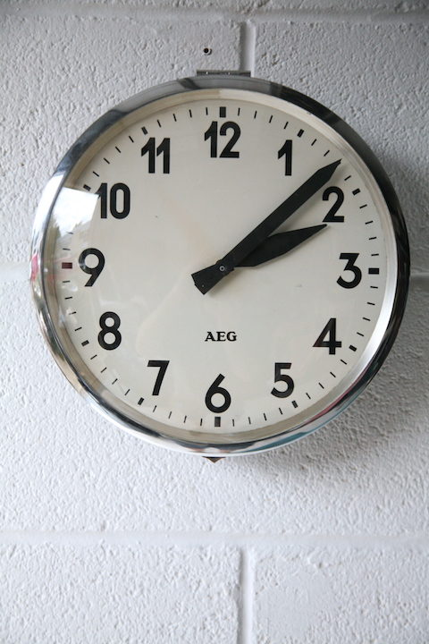 vintage-industrial-clock-by-aeg