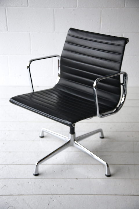 Leather Aluminum Office Chair by Charles Eames